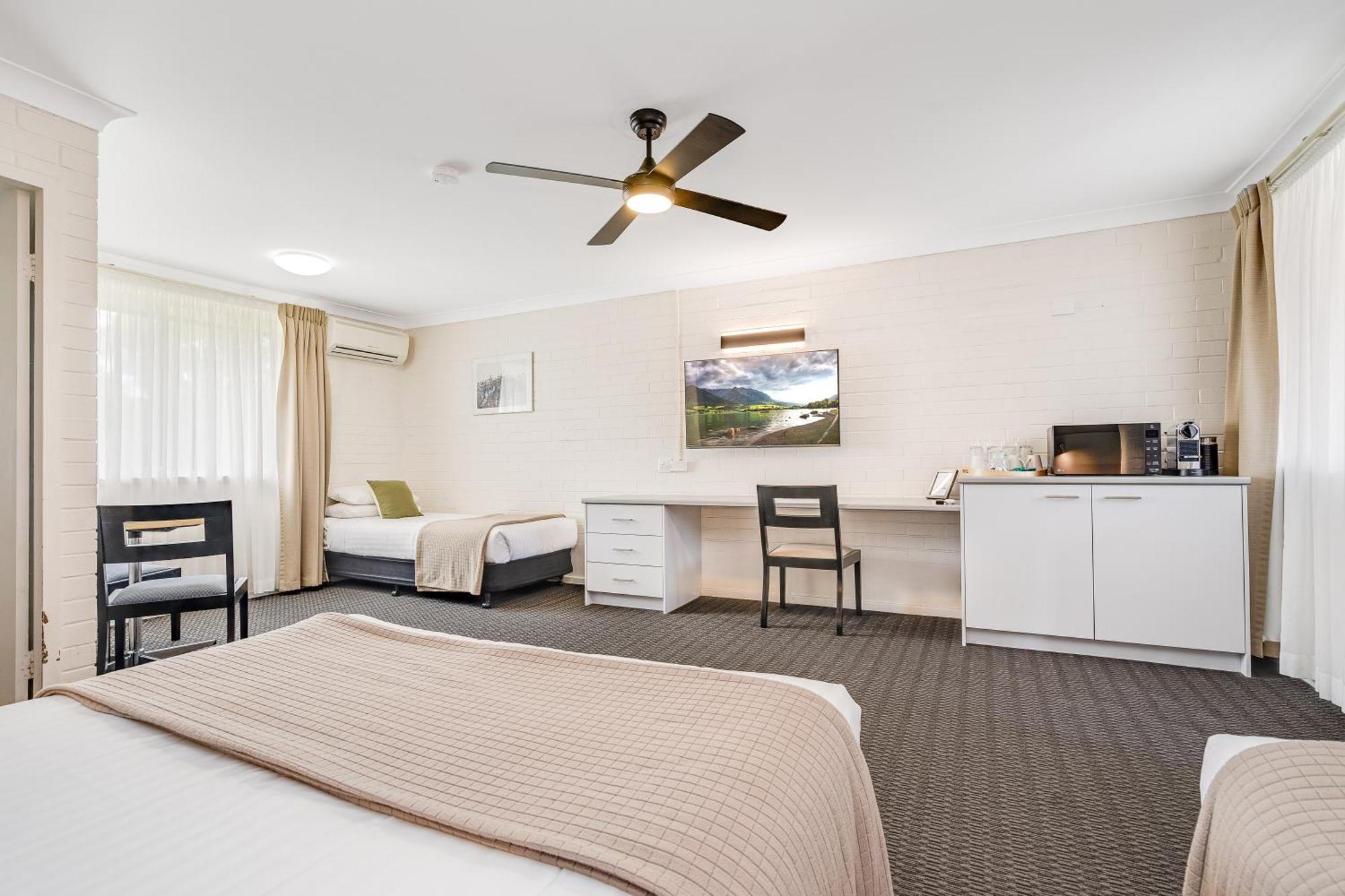 Cosmo Motel Adamstown Newcastle Exterior photo